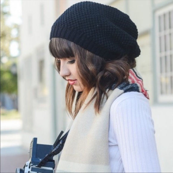 4 slouchy beanies I have never worn ! - Picture 3 of 4